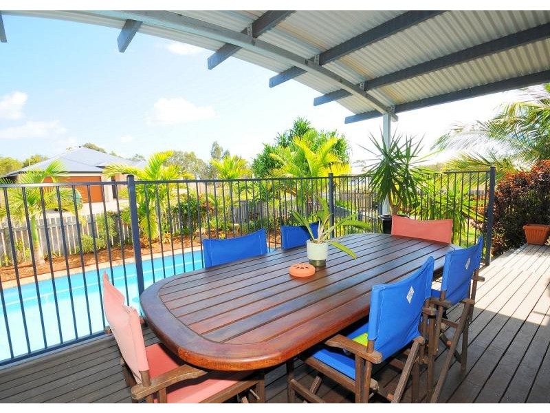 37 Traviston Way, Burrum Heads QLD 4659