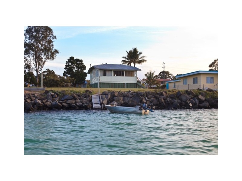 40 Moreton Street, Toogoom QLD 4655