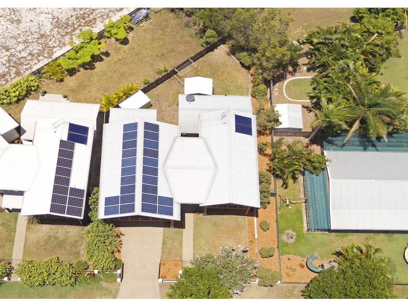 2/39 Beach Drive, Burrum Heads QLD 4659