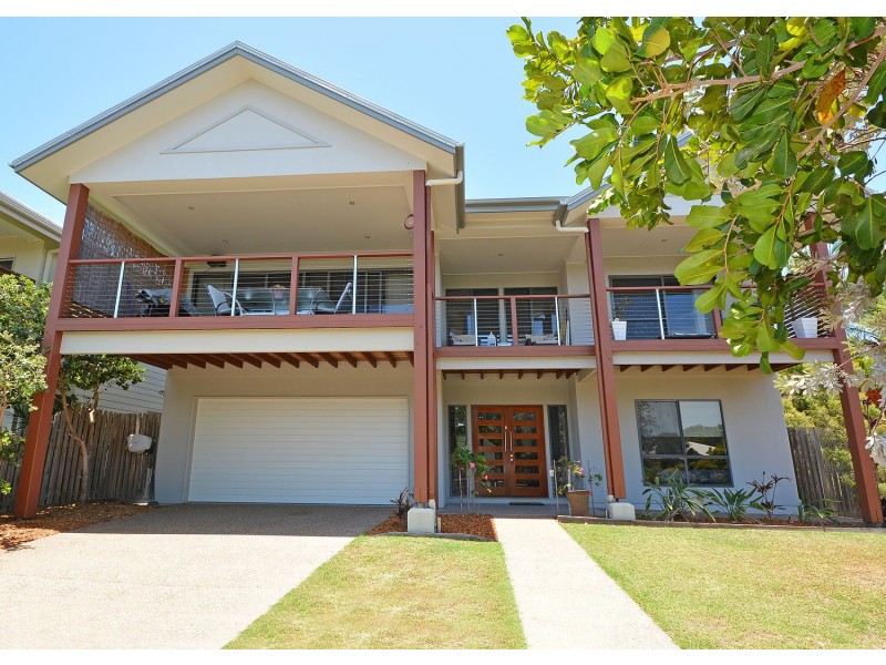 2/39 Beach Drive, Burrum Heads QLD 4659