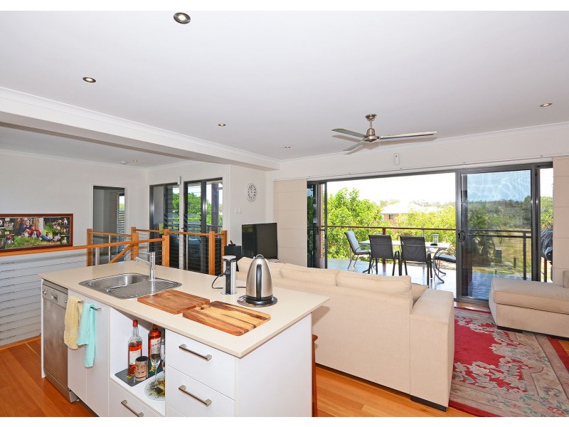 2/39 Beach Drive, Burrum Heads QLD 4659