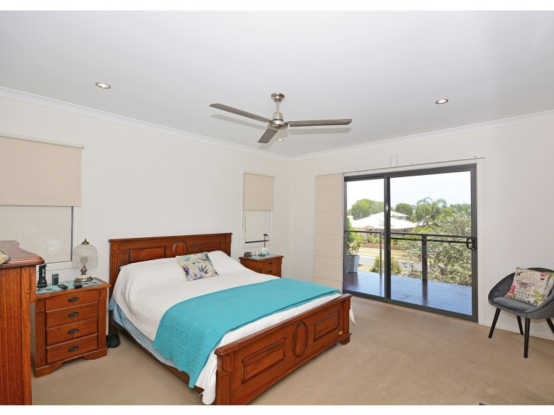 2/39 Beach Drive, Burrum Heads QLD 4659