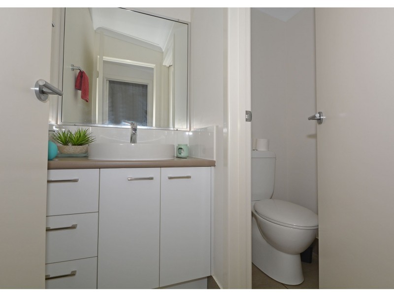 2/39 Beach Drive, Burrum Heads QLD 4659