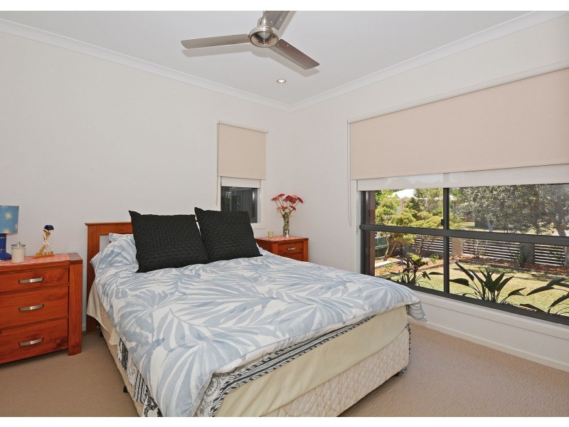 2/39 Beach Drive, Burrum Heads QLD 4659