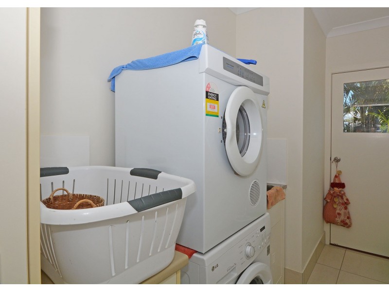 2/39 Beach Drive, Burrum Heads QLD 4659