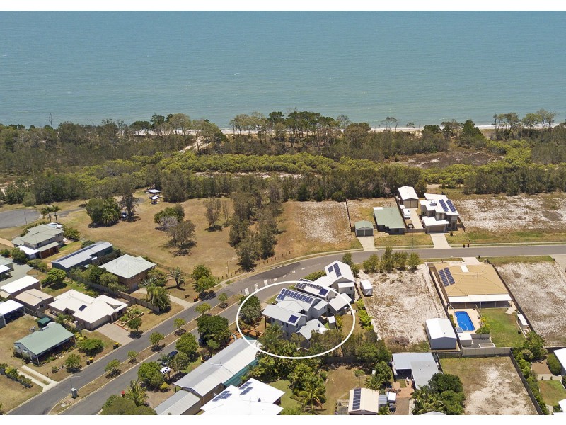 2/39 Beach Drive, Burrum Heads QLD 4659