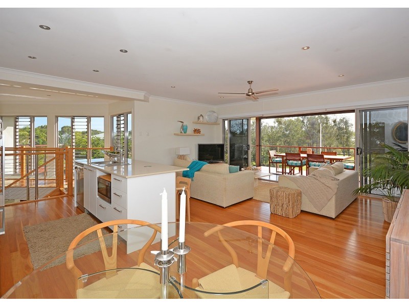 1/39 Beach Drive, Burrum Heads QLD 4659