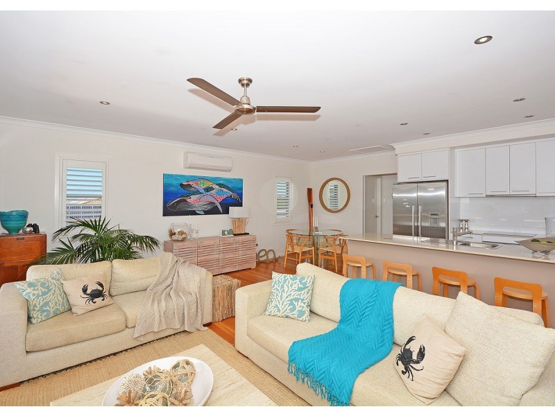 1/39 Beach Drive, Burrum Heads QLD 4659