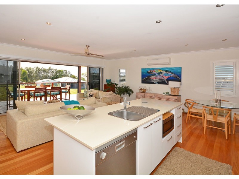 1/39 Beach Drive, Burrum Heads QLD 4659