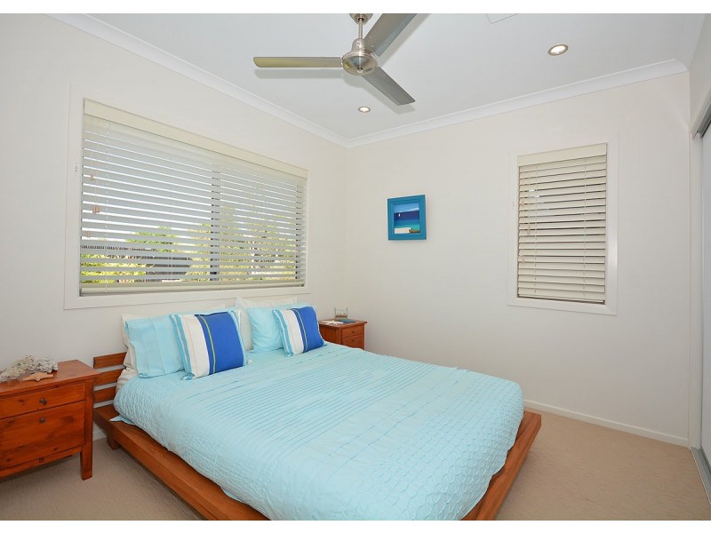 1/39 Beach Drive, Burrum Heads QLD 4659