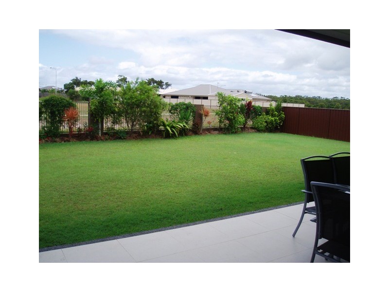 14 Traviston Way,, Burrum Heads QLD 4659