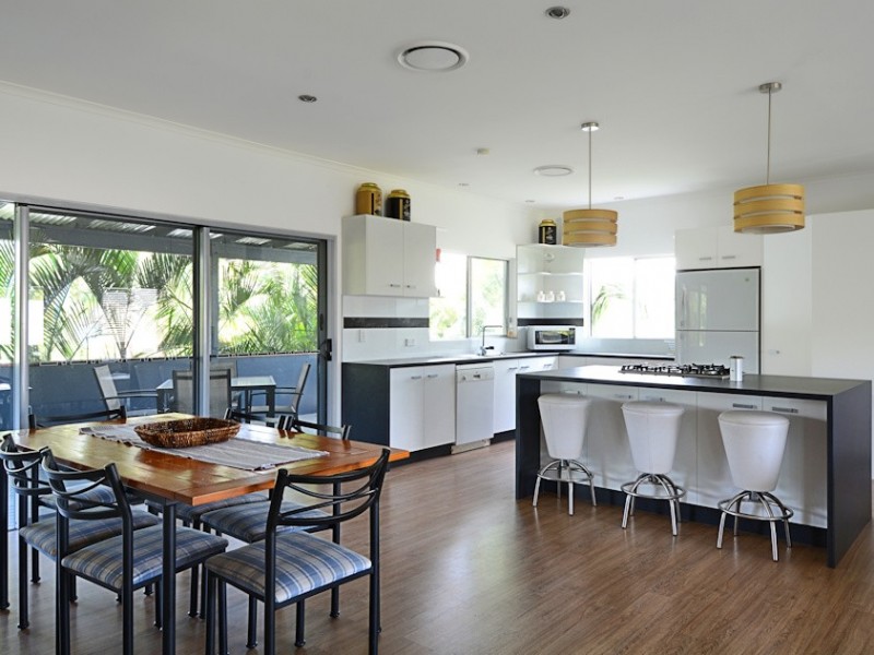 102 Riverview Drive, Burrum Heads QLD 4659