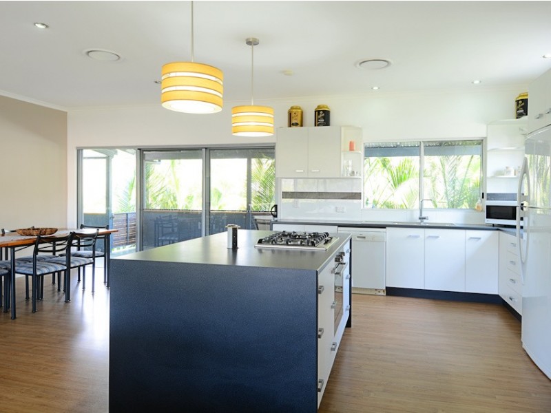 102 Riverview Drive, Burrum Heads QLD 4659