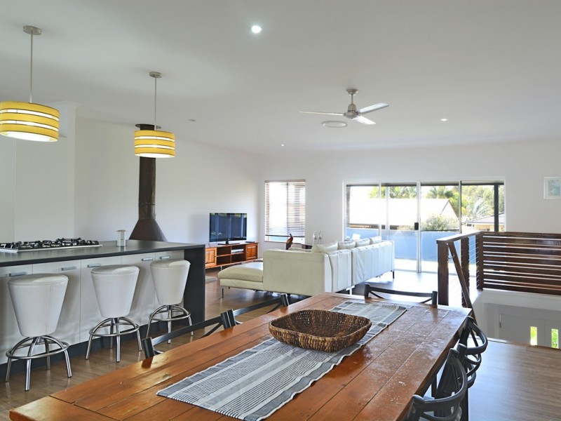 102 Riverview Drive, Burrum Heads QLD 4659