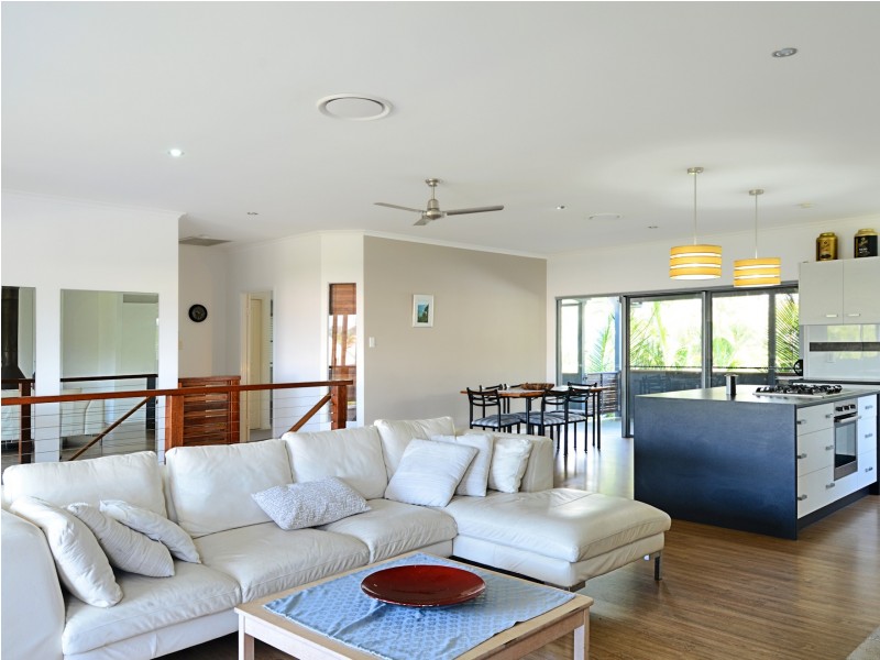 102 Riverview Drive, Burrum Heads QLD 4659