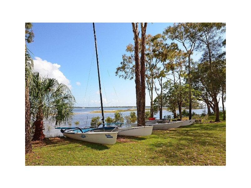 102 Riverview Drive, Burrum Heads QLD 4659