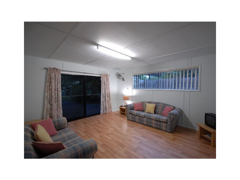 18 Ries Road, Toogoom QLD 4655
