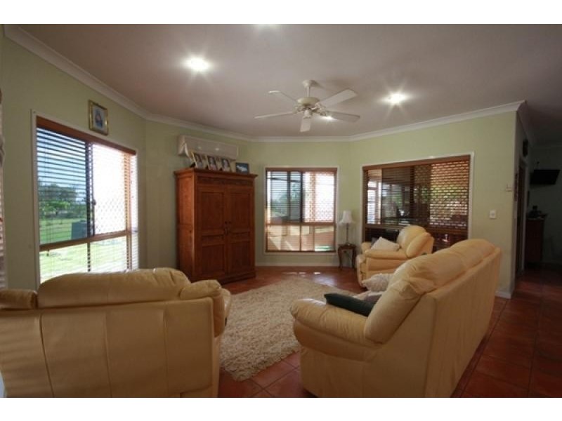 2 Oakes Drive, Burrum Heads QLD 4659