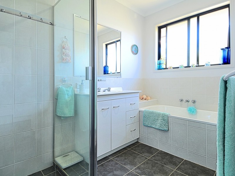 10 Brypat Close, Burrum Heads QLD 4659