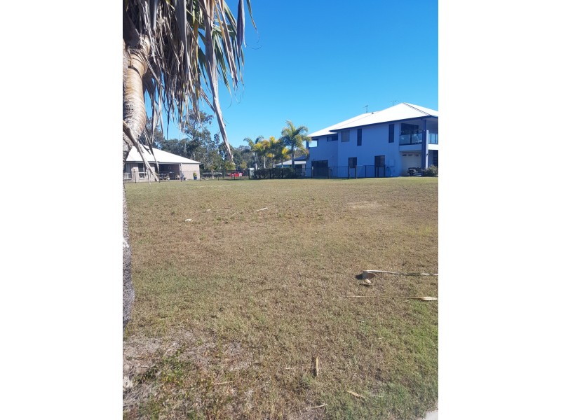 4 Sandcastles Circuit, Burrum Heads QLD 4659