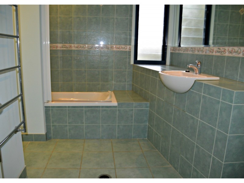 27 Traviston Way, Burrum Heads QLD 4659