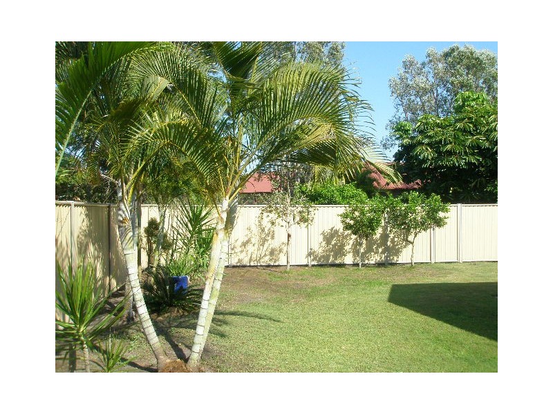 20 Ross Street, Burrum Heads QLD 4659