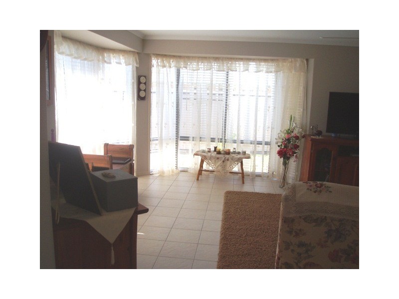 40 Sunrise Cres, Burrum Heads QLD 4659