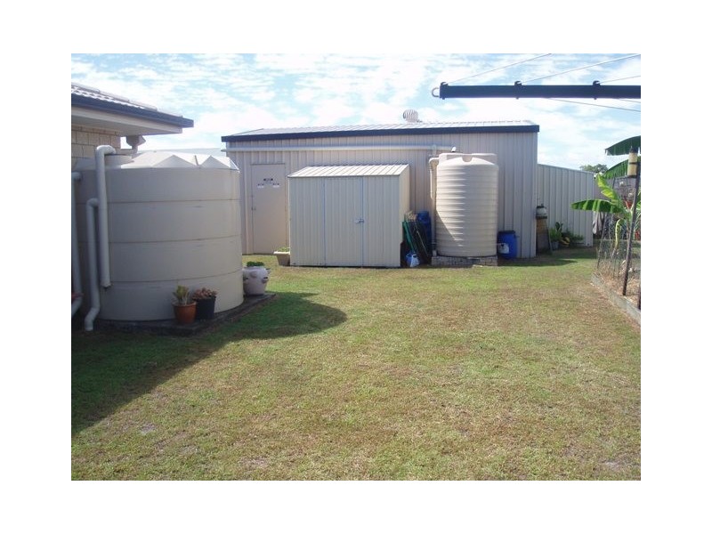 40 Sunrise Cres, Burrum Heads QLD 4659