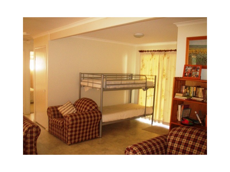 81 Riverview Dr, Burrum Heads QLD 4659