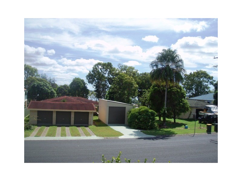 81 Riverview Dr, Burrum Heads QLD 4659
