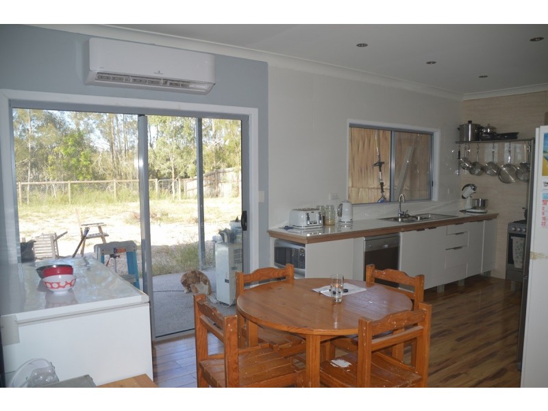 4 Eds Place, Burrum Heads QLD 4659