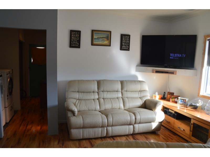 4 Eds Place, Burrum Heads QLD 4659