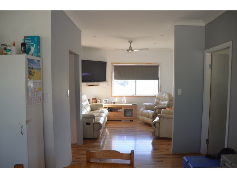 4 Eds Place, Burrum Heads QLD 4659