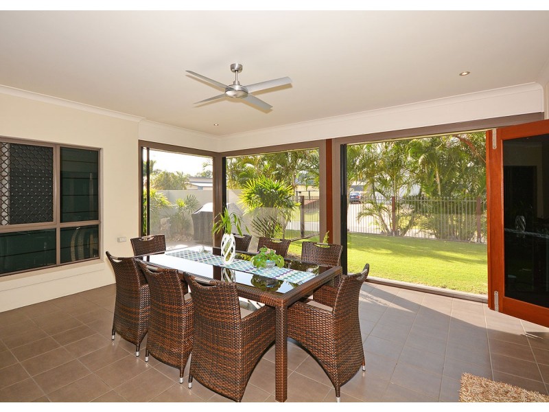 8 Lucas Drive, Burrum Heads QLD 4659