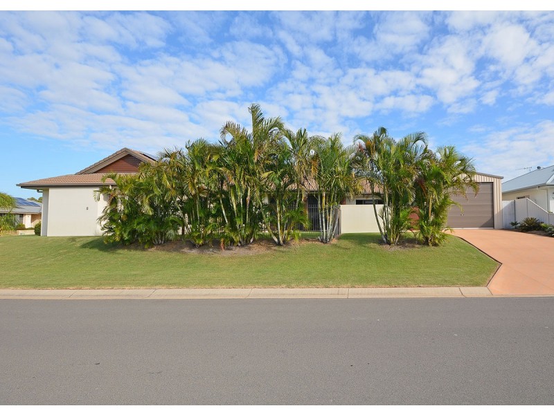 8 Lucas Drive, Burrum Heads QLD 4659