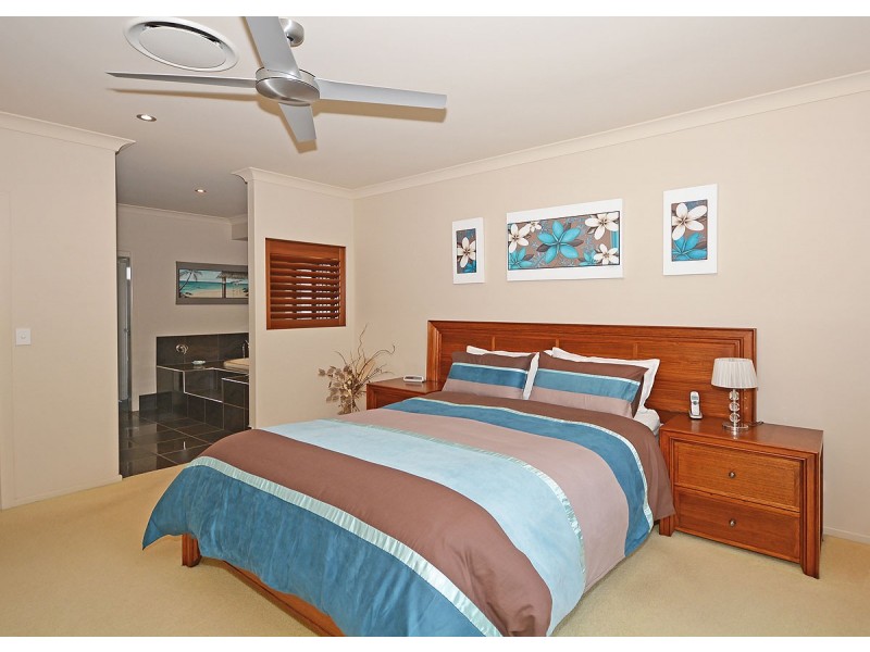 8 Lucas Drive, Burrum Heads QLD 4659