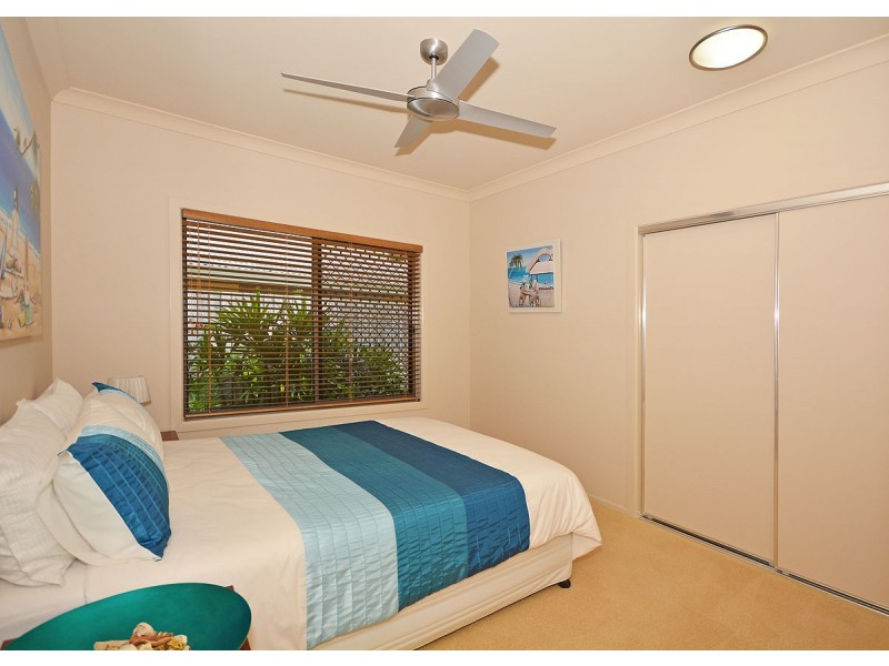 8 Lucas Drive, Burrum Heads QLD 4659