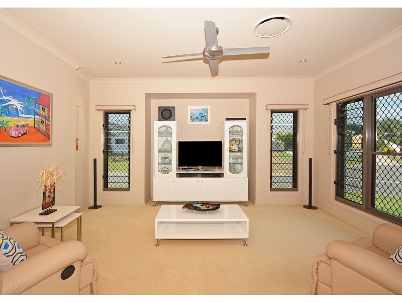 8 Lucas Drive, Burrum Heads QLD 4659