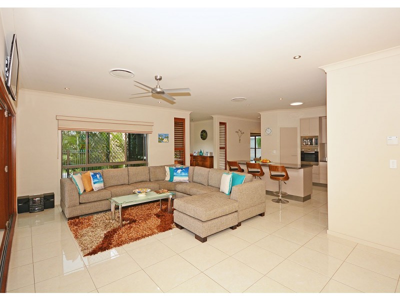 8 Lucas Drive, Burrum Heads QLD 4659