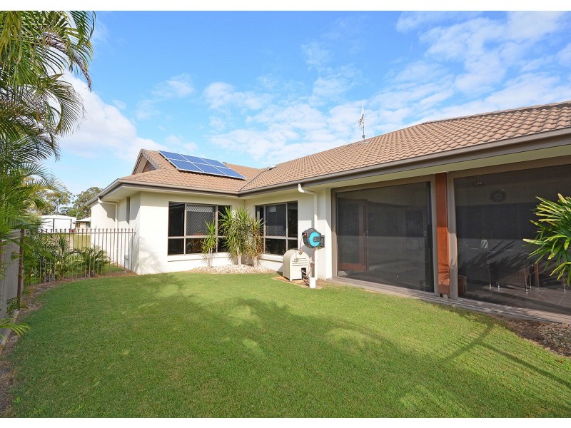 8 Lucas Drive, Burrum Heads QLD 4659