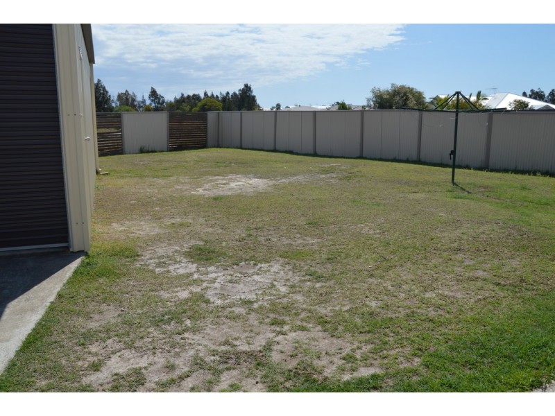 77 Beach Drive, Burrum Heads QLD 4659