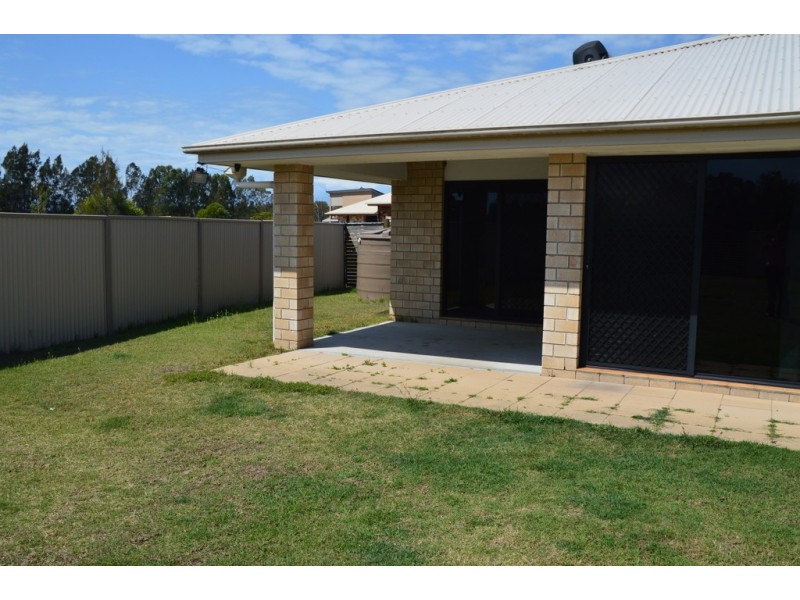 77 Beach Drive, Burrum Heads QLD 4659