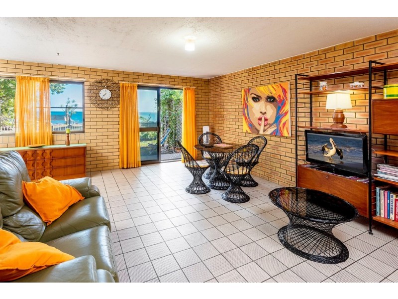 Unit 1-4 /56 Esplanade, Burrum Heads QLD 4659