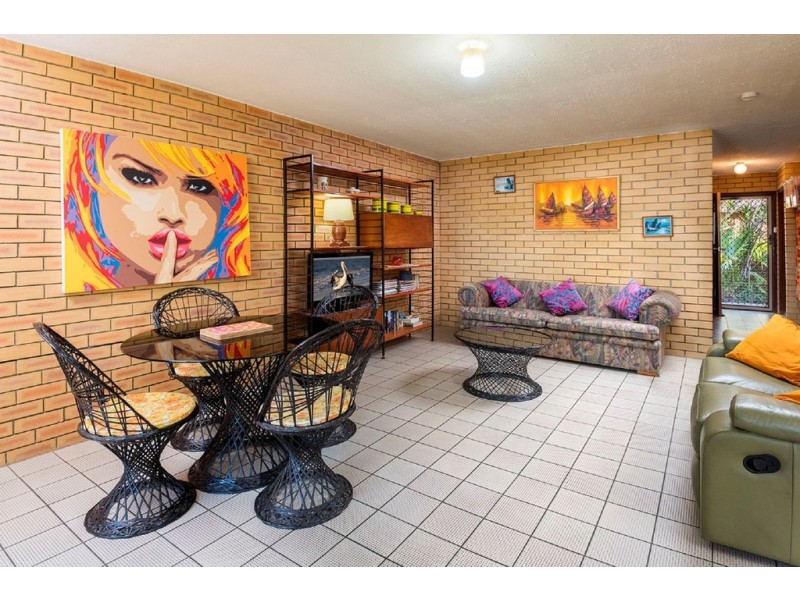 Unit 1-4 /56 Esplanade, Burrum Heads QLD 4659