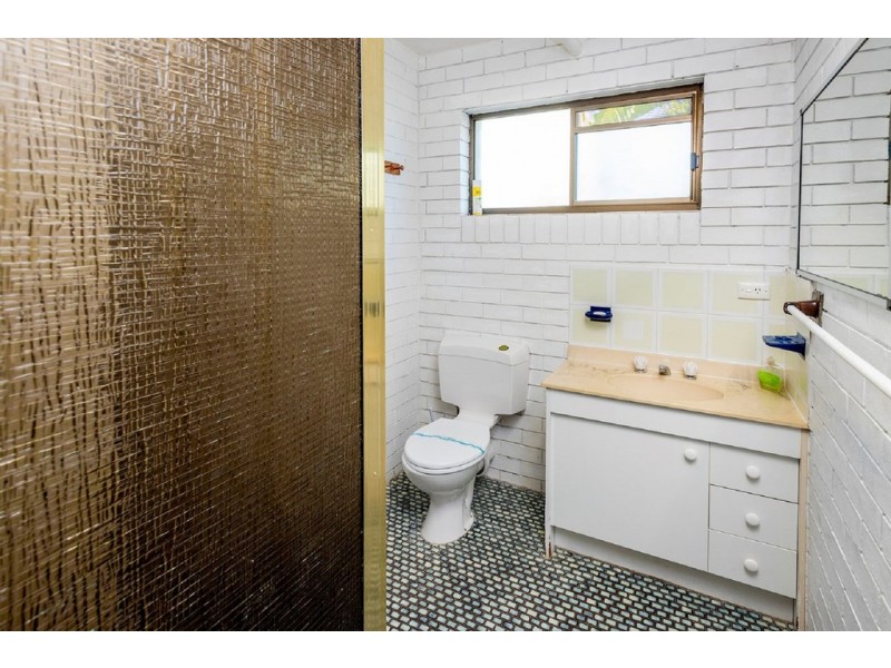 Unit 1-4 /56 Esplanade, Burrum Heads QLD 4659