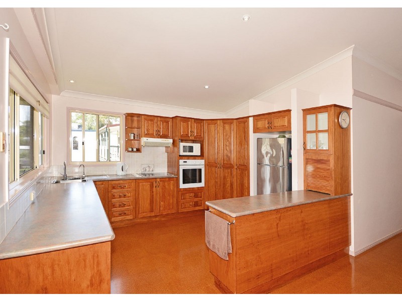 14 Travis Road, Burrum Heads QLD 4659