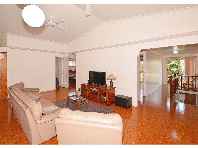 14 Travis Road, Burrum Heads QLD 4659