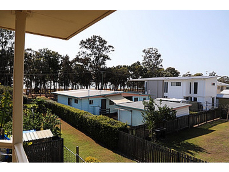 14 Travis Road, Burrum Heads QLD 4659