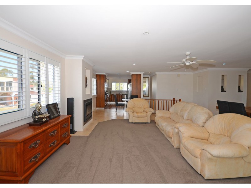 6 Burrum Street, Burrum Heads QLD 4659