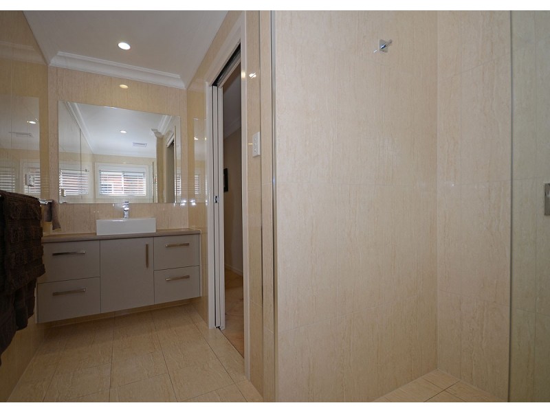 6 Burrum Street, Burrum Heads QLD 4659